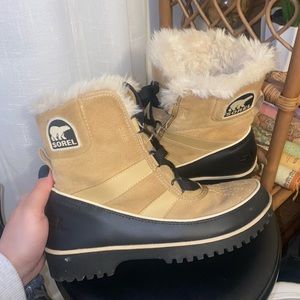 Sorel 9.5 snow boots snowshoes winter boots